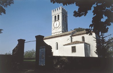 Chiesa di San Giorgio, secoli XVI-XIX, facciata del secolo XIX.