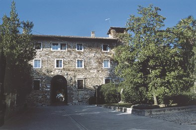 Il palazzo con la Porta Nuova di città.