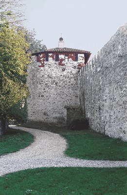 Mura del castello di San Floriano.