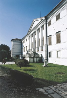 Veduta del palazzo di Castel Cosa.