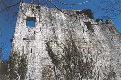 Particolare dei resti del castello.