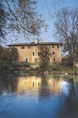 Il palazzo di Ariis (villa Savorgnan) sul fiume Stella