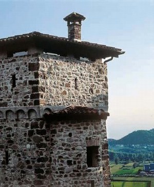 Il Castello in un restauro dopo il sisma del '76