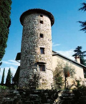 La torre circolare del castello di Gramogliano.