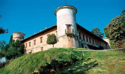 Il complesso castellano di Rocca Bernarda nel suo insieme.